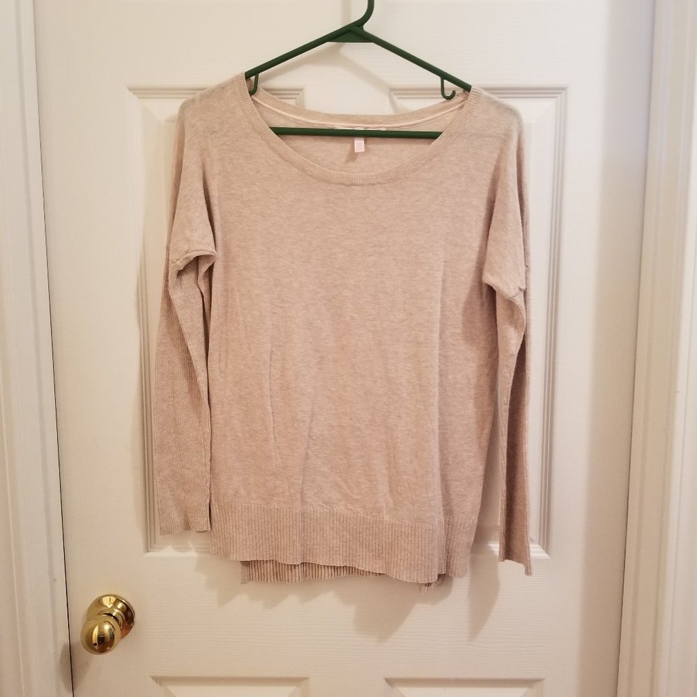 Victoria Secret light weight pull over sweater, size XS